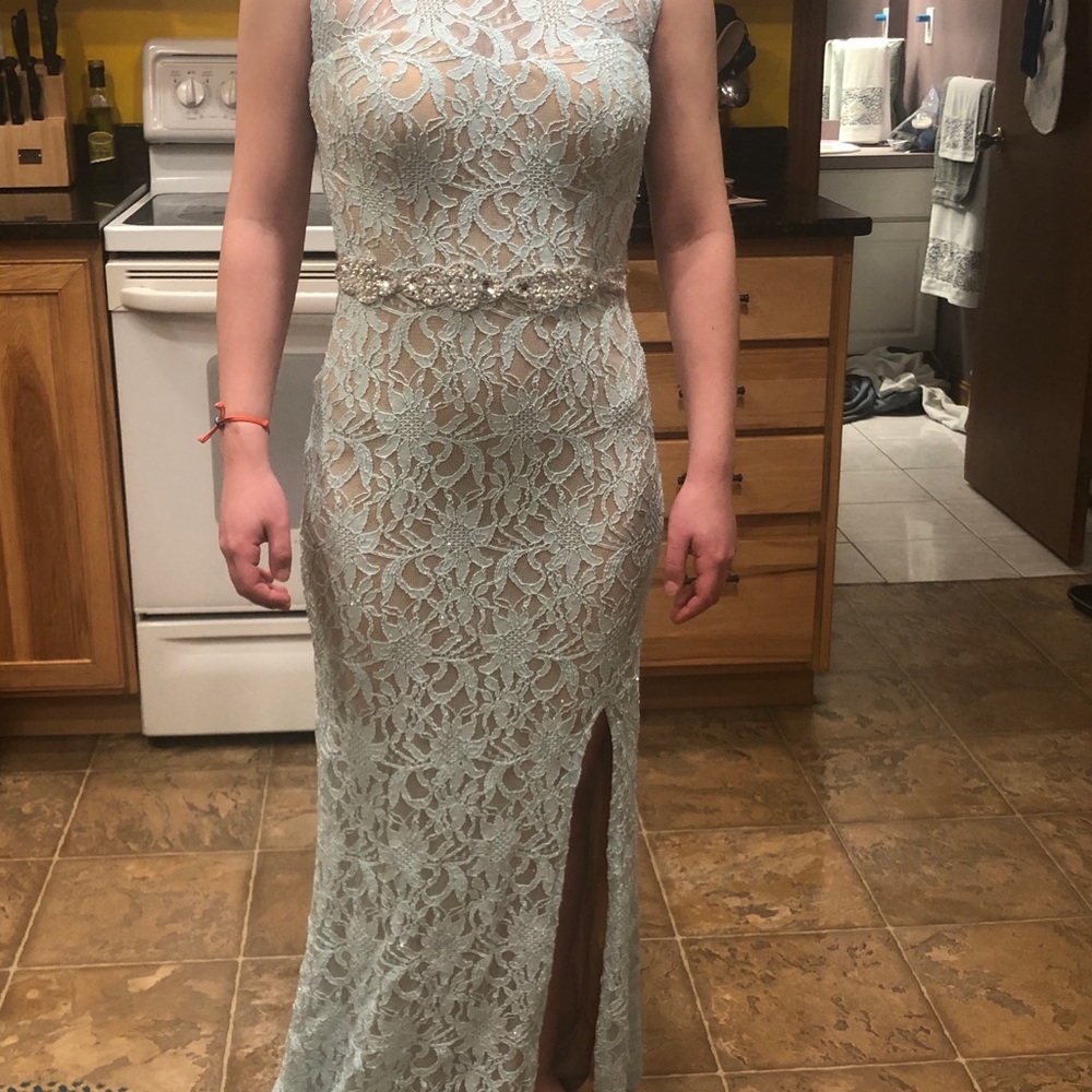 Prom/Pageant Gown - Picture 4 of 6